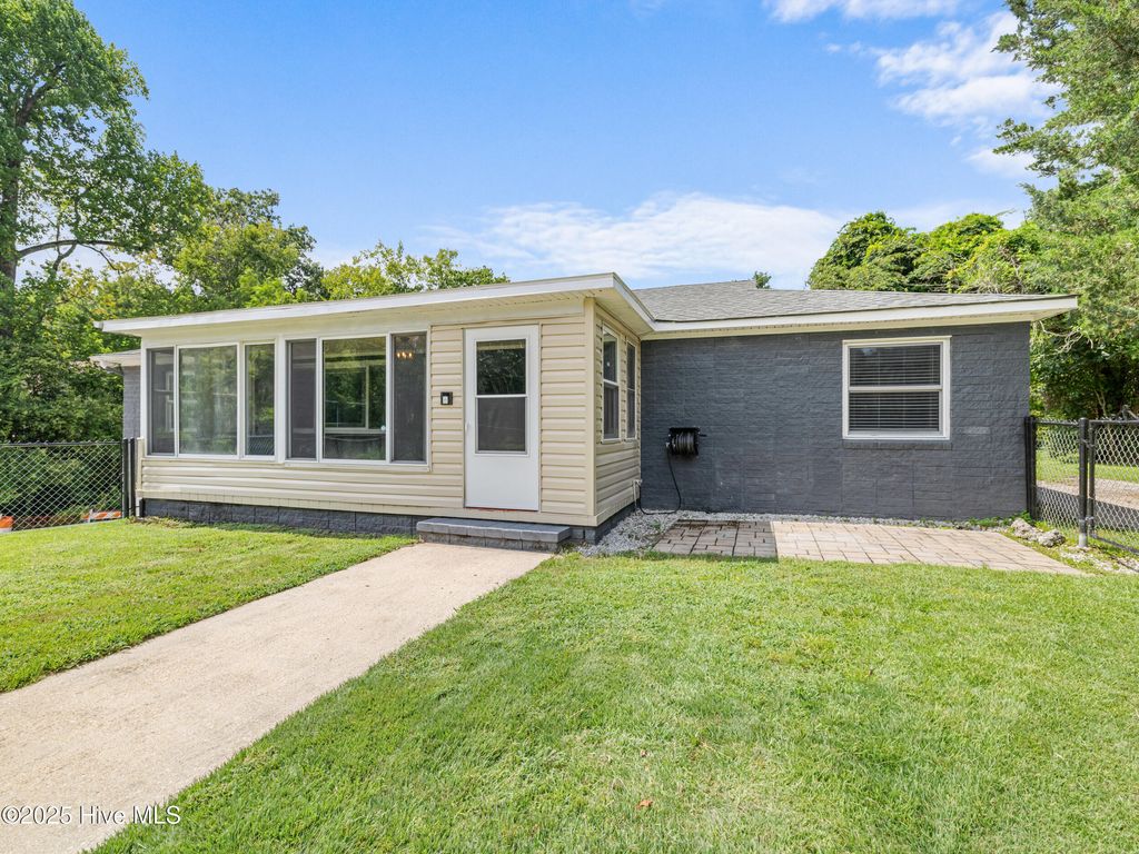 Photo of 11 Dewitt Street, Jacksonville, NC 28540 (MLS # 100524130)