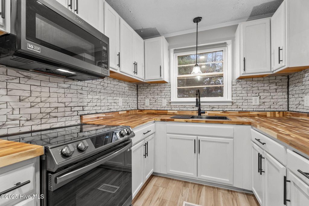 Photo of 534 Us Highway 13 S, Goldsboro, NC 27530 (MLS # 100544113)