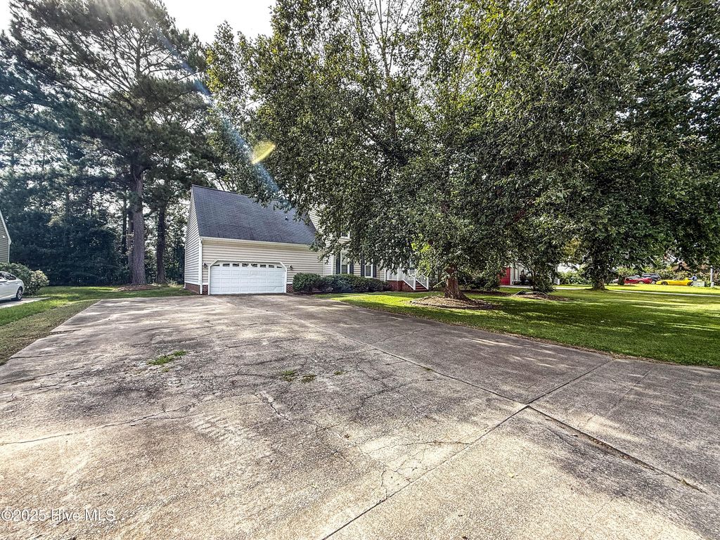 Photo of 128 S Marion Drive, Goldsboro, NC 27534 (MLS # 100527271)
