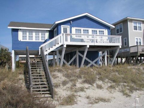 A home in Oak Island