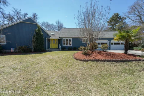 102 Rattan Lane, Morehead City, NC 28557 - #: 100497588