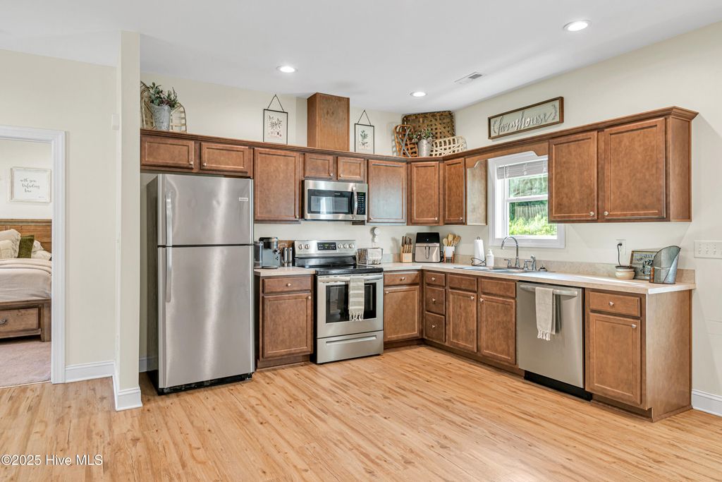 Photo of 604 Hobbs Drive, Jacksonville, NC 28540 (MLS # 100523075)