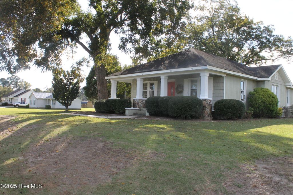 Photo of 283 Kit Horne Road, Whiteville, NC 28472 (MLS # 100535341)