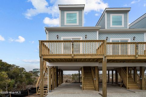 A home in North Topsail Beach