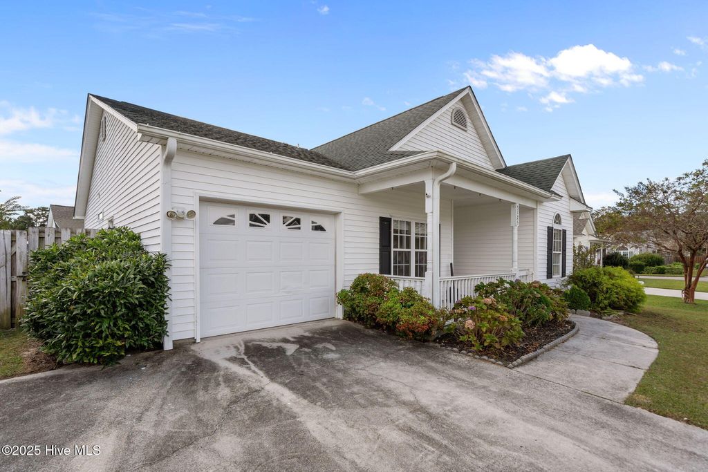 Photo of 3125 Thistlewood Drive NE, Leland, NC 28451 (MLS # 100534868)