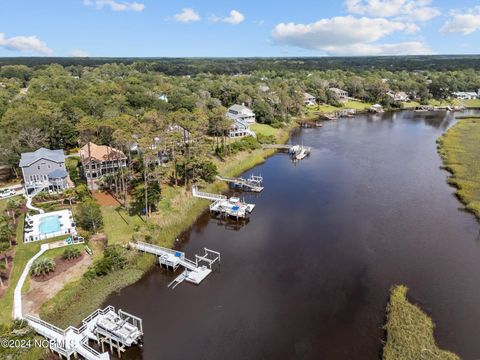 A home in Oak Island