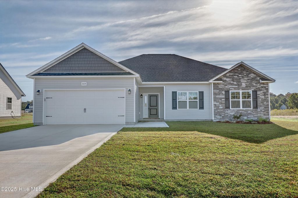 Photo of 304 Cotton Hill Place #Lot 110, Hubert, NC 28539 (MLS # 100505090)