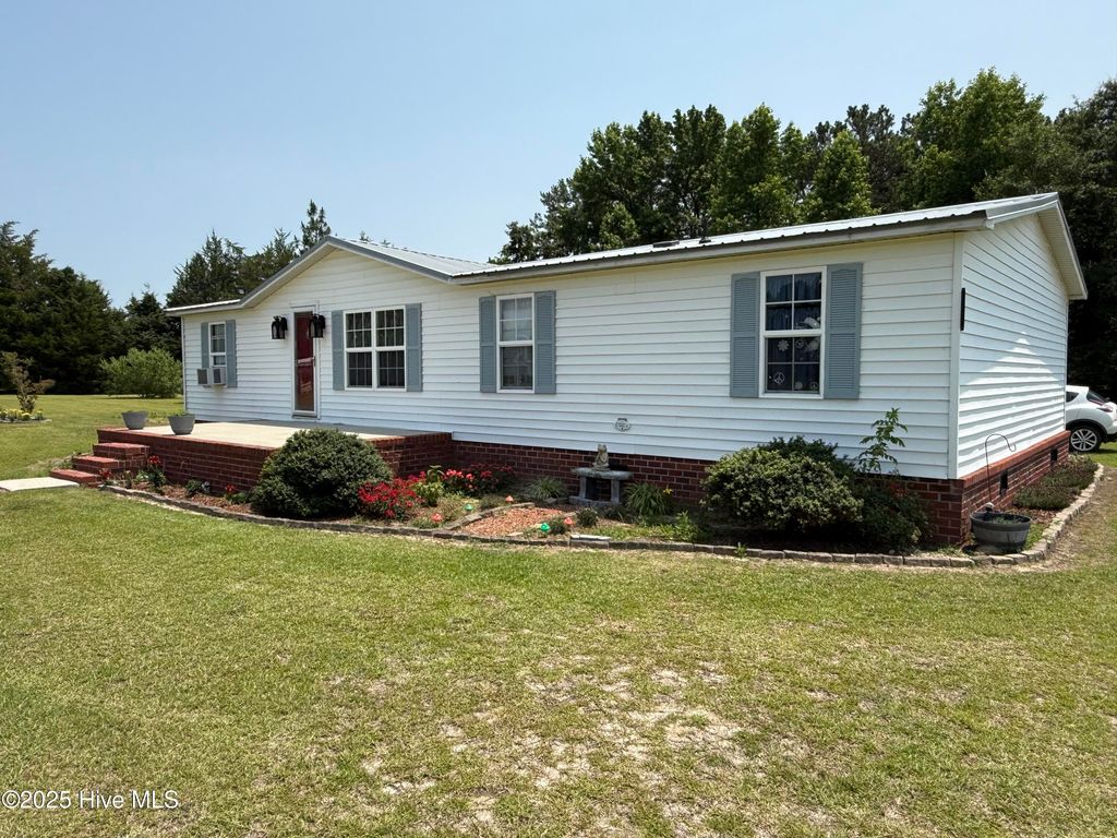 Photo of 504 Dark Horse Lane, Clinton, NC 28328 (MLS # 100512148)