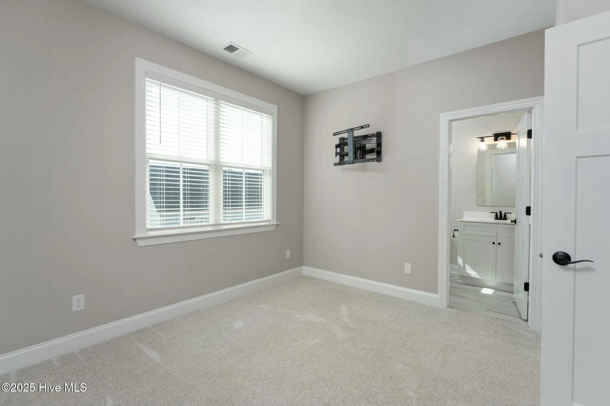 Hampstead, North Carolina 28443, United States, 4 Bedrooms Bedrooms, ,4 BathroomsBathrooms,Residential,Active,375