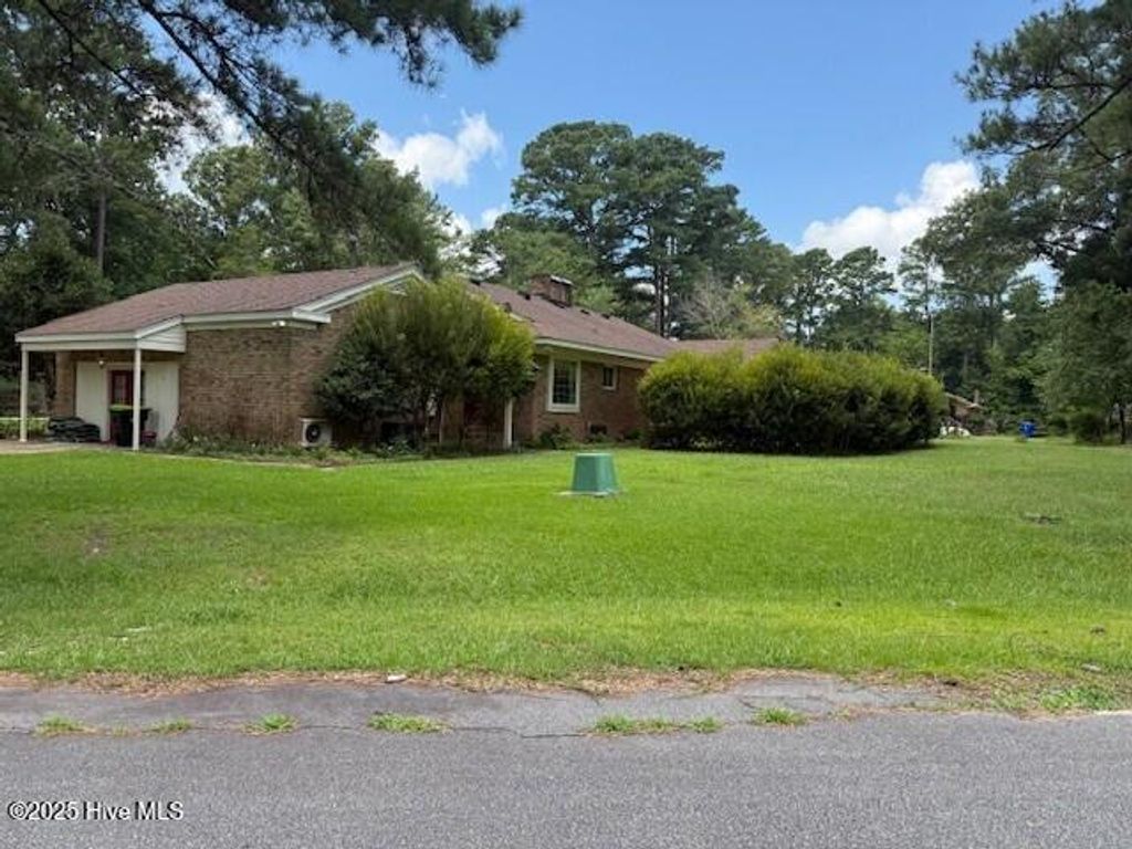 Photo of 113 Clarendon Road, Ahoskie, NC 27910 (MLS # 100520958)