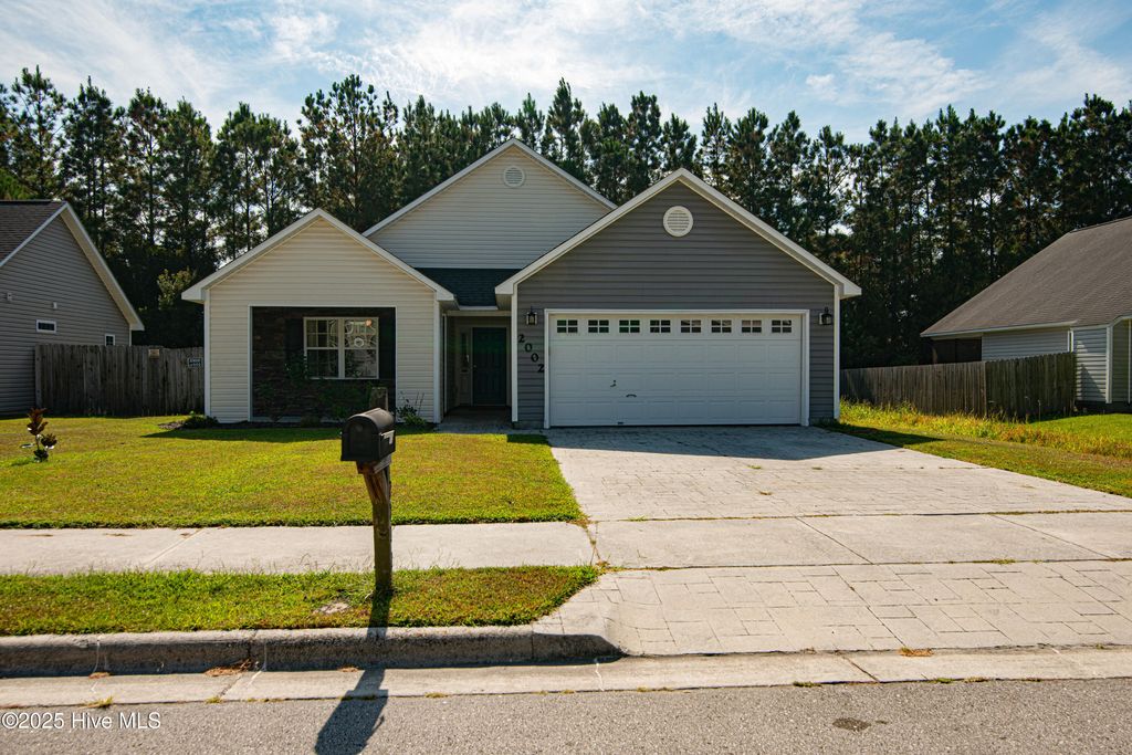 Photo of 2002 W T Whitehead Drive, Jacksonville, NC 28546 (MLS # 100533217)