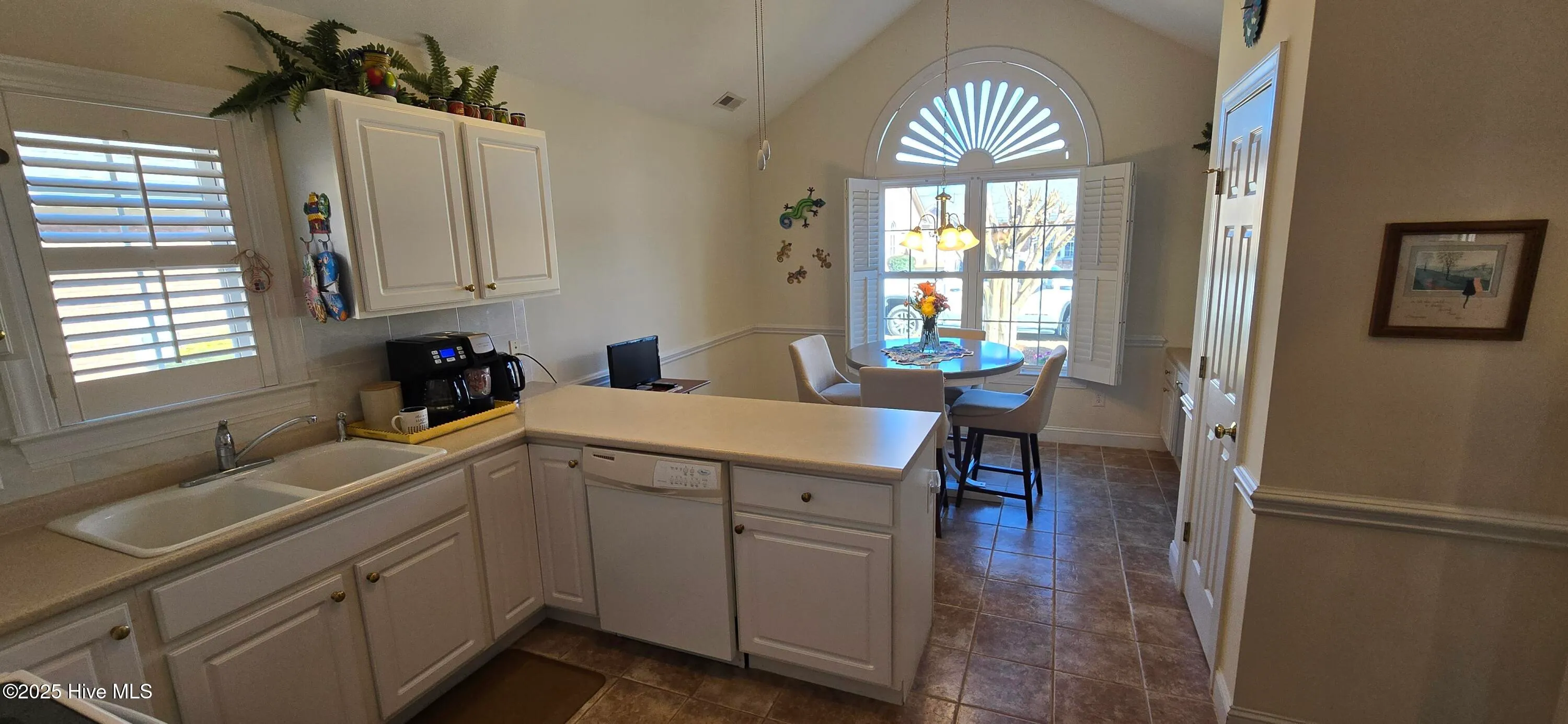 Greenville, North Carolina 27834, United States, 3 Bedrooms Bedrooms, ,2 BathroomsBathrooms,Residential,Active,3393
