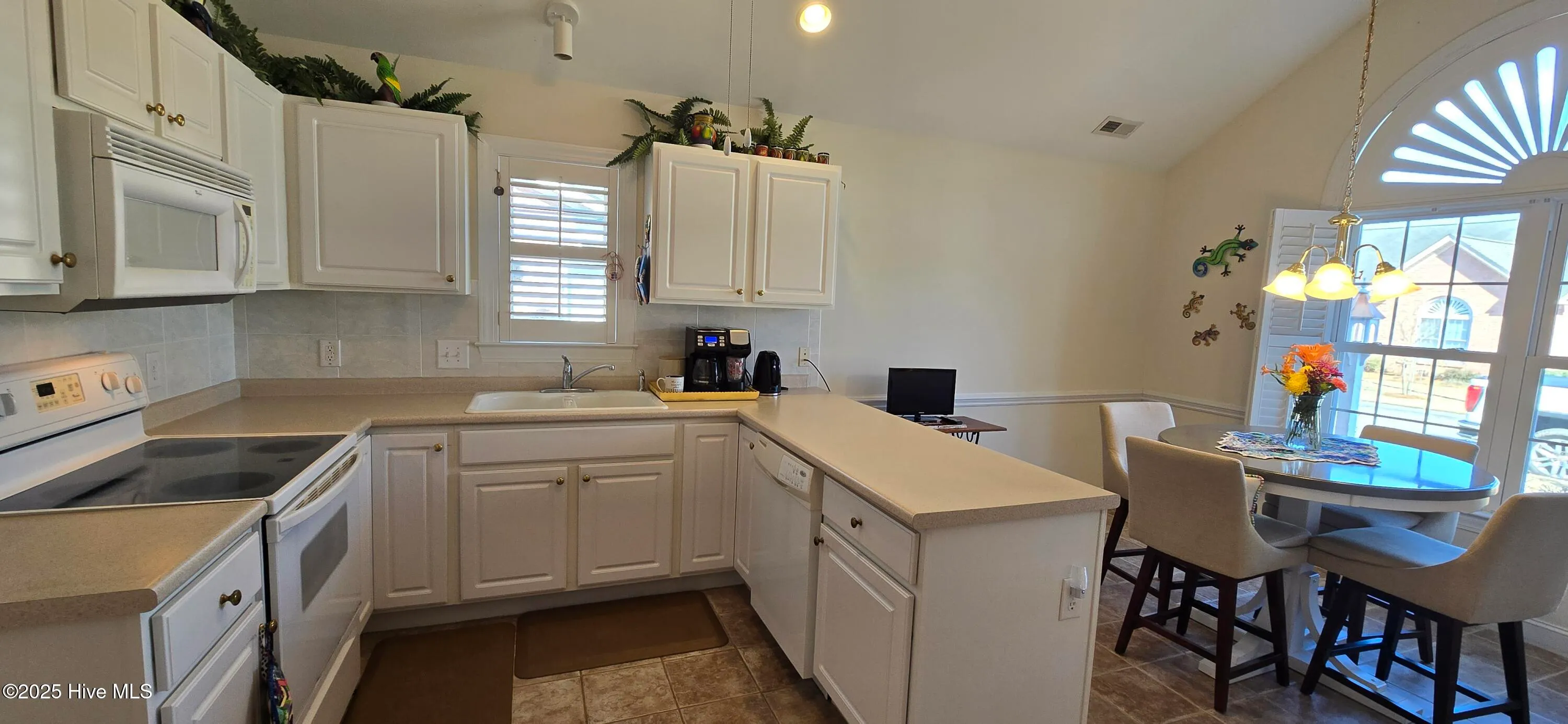 Greenville, North Carolina 27834, United States, 3 Bedrooms Bedrooms, ,2 BathroomsBathrooms,Residential,Active,3393