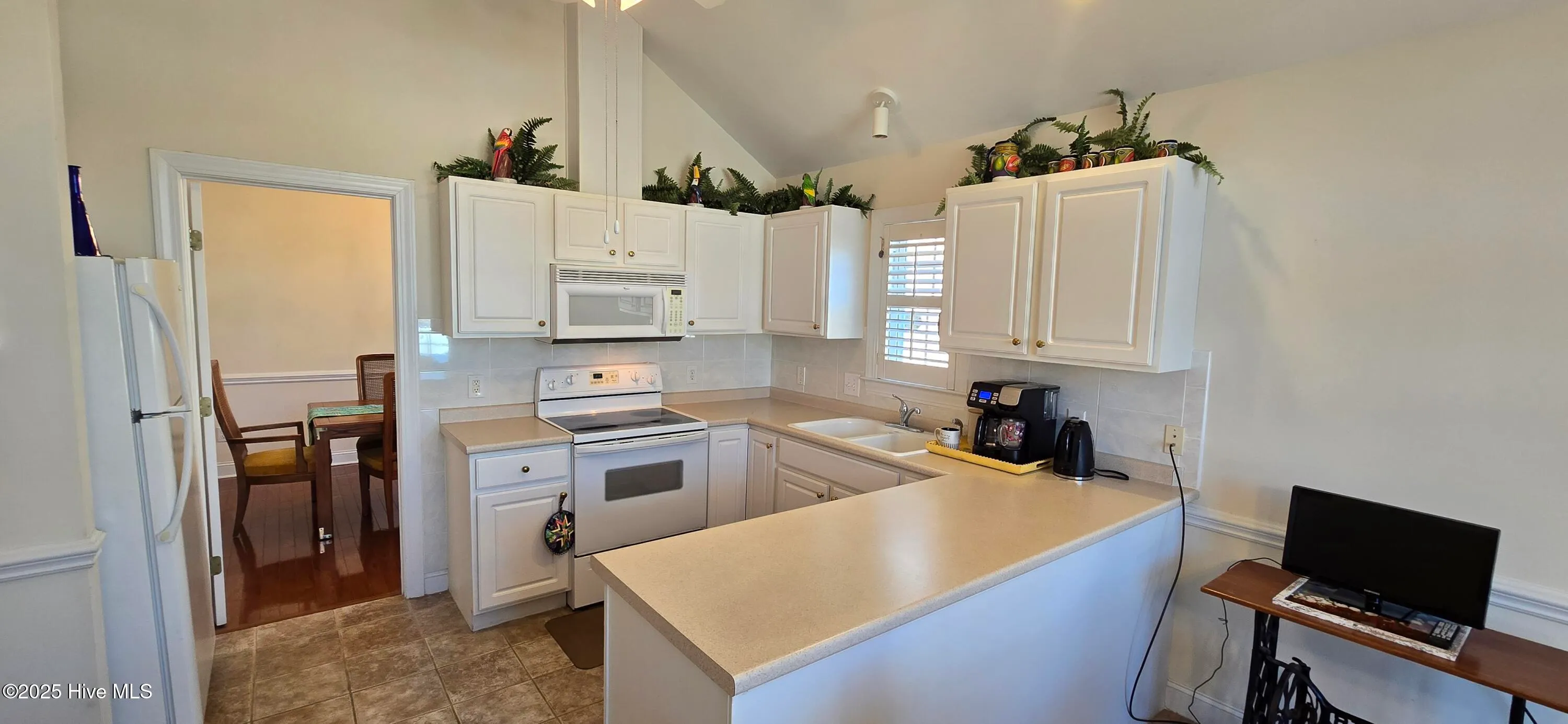 Greenville, North Carolina 27834, United States, 3 Bedrooms Bedrooms, ,2 BathroomsBathrooms,Residential,Active,3393