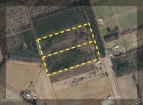 Photo of 1805 Front Street, Burgaw, NC 28425 (MLS # 100525906)