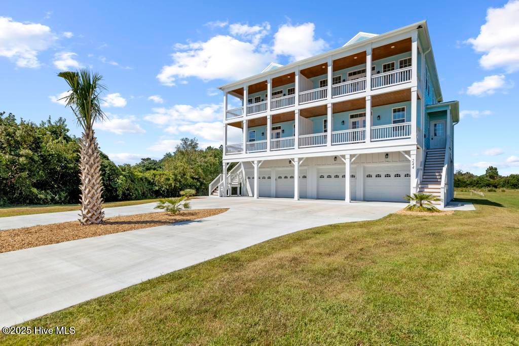 Photo of 244 Grandview Drive, Sneads Ferry, NC 28460 (MLS # 100533319)