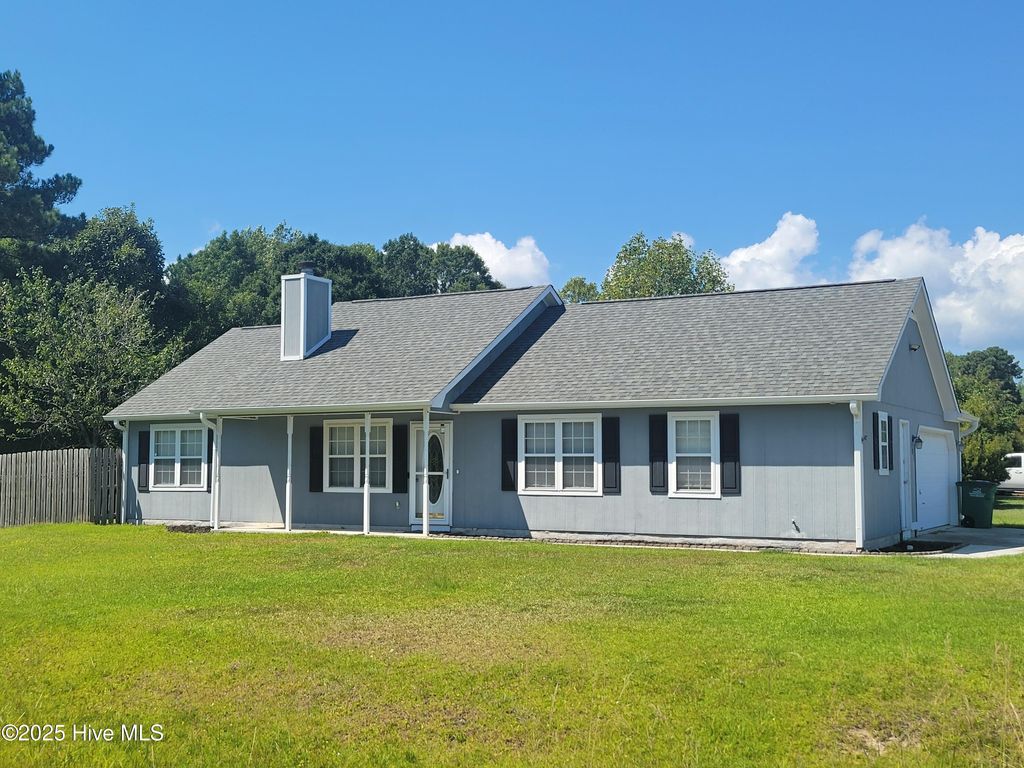Photo of 101 Glenwood Drive, Hubert, NC 28539 (MLS # 100529509)