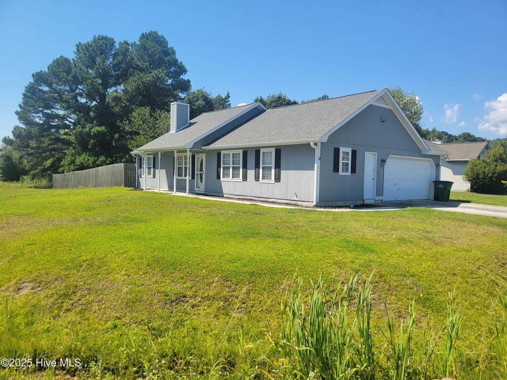 Photo of 101 Glenwood Drive, Hubert, NC 28539 (MLS # 100529509)