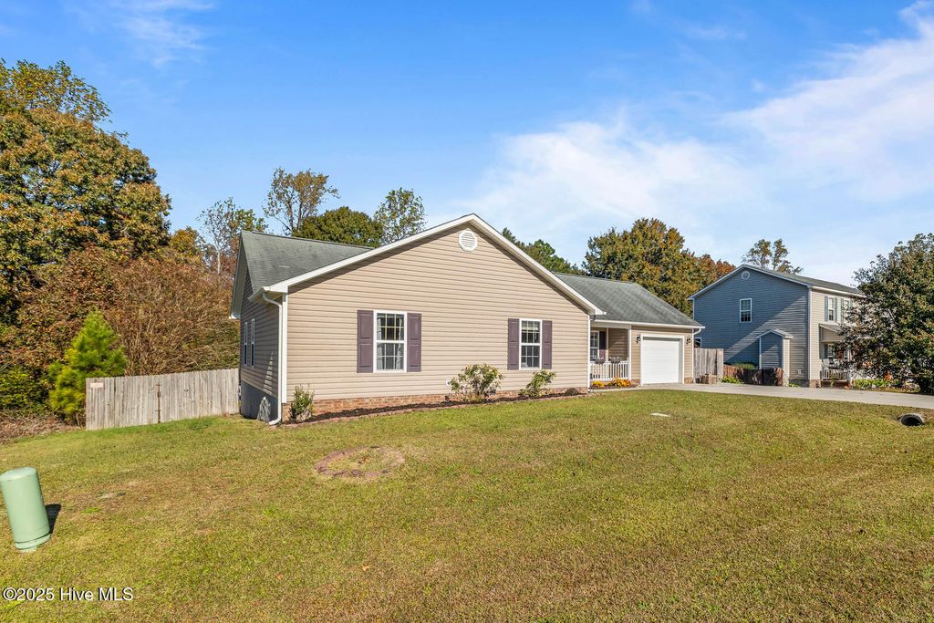Photo of 114 Cobalt Stream Court, Jacksonville, NC 28546 (MLS # 100540062)