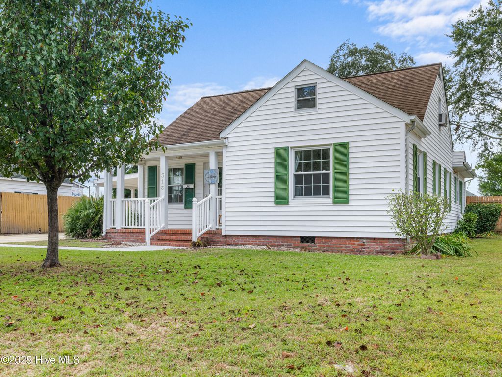 Photo of 313 Brentwood Avenue, Jacksonville, NC 28540 (MLS # 100536192)
