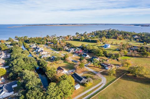 A home in Currituck