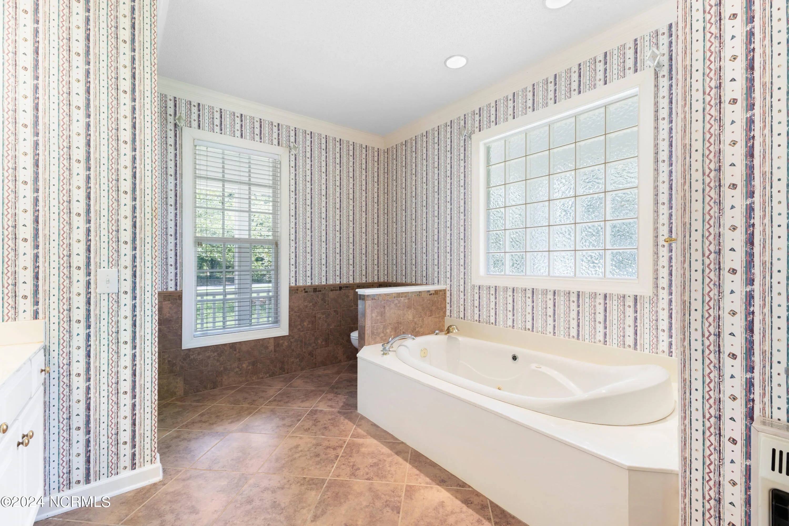 Wilmington, North Carolina 28411, United States, 4 Bedrooms Bedrooms, ,3 BathroomsBathrooms,Residential,Pending,47357