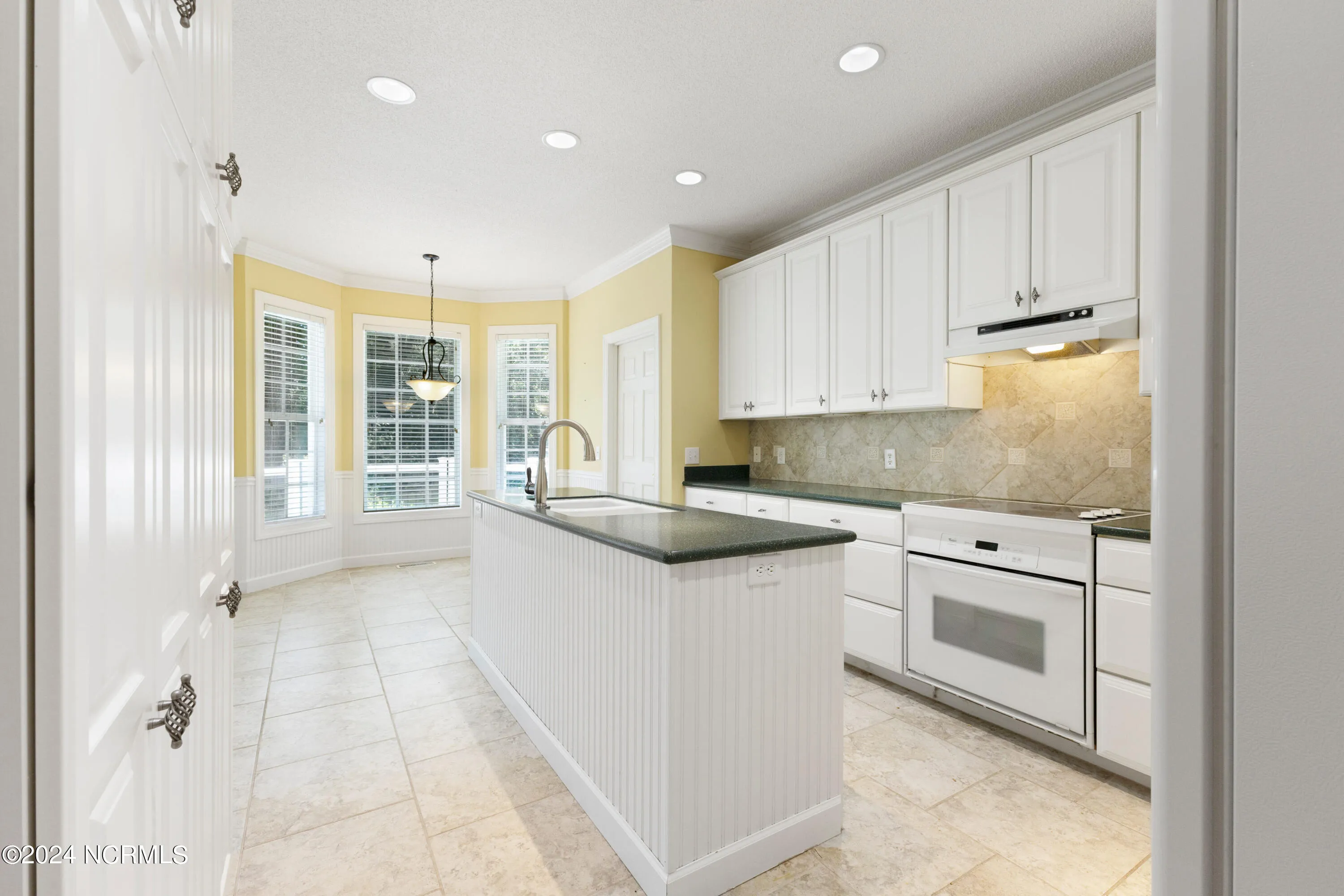 Wilmington, North Carolina 28411, United States, 4 Bedrooms Bedrooms, ,3 BathroomsBathrooms,Residential,Pending,47357