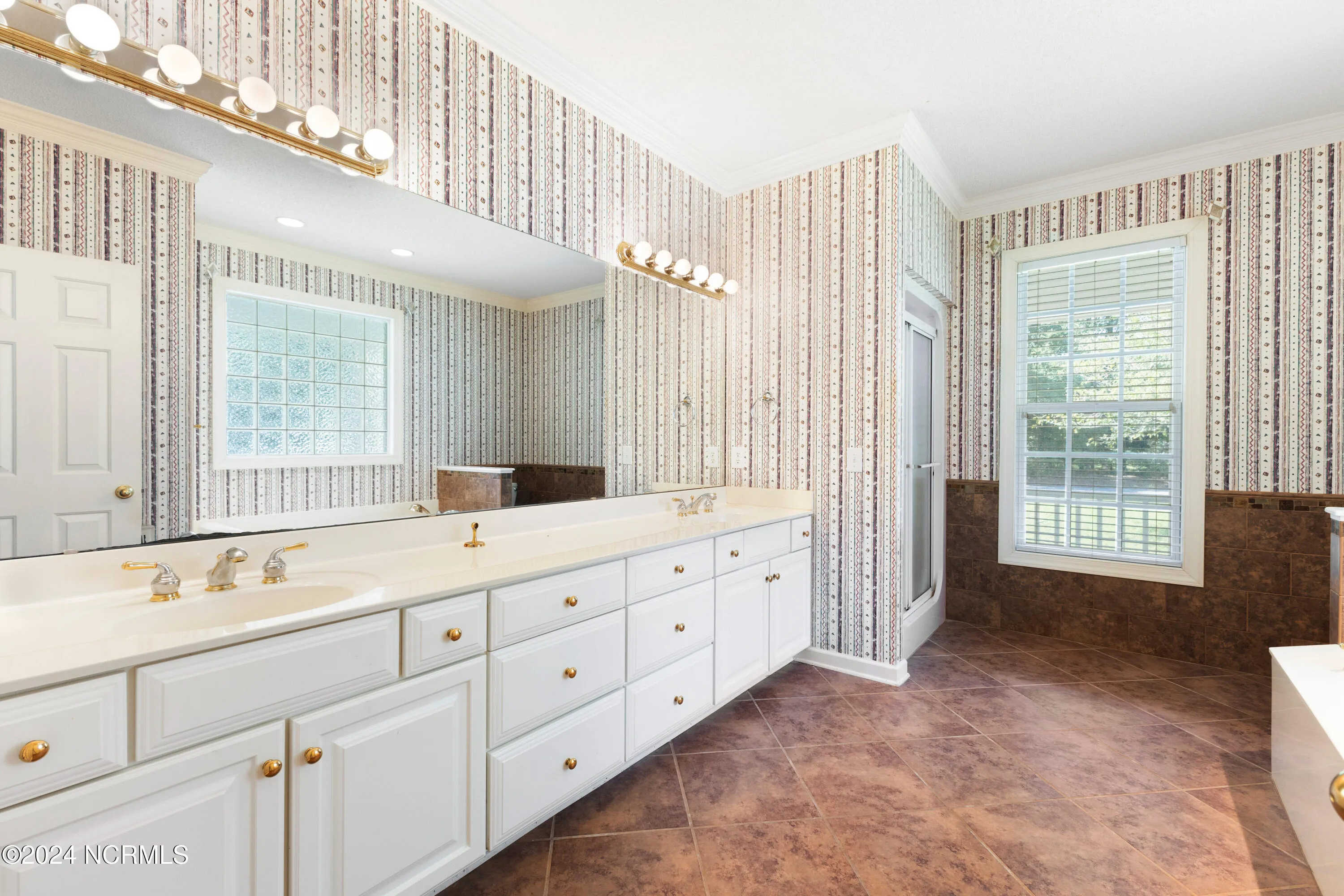 Wilmington, North Carolina 28411, United States, 4 Bedrooms Bedrooms, ,3 BathroomsBathrooms,Residential,Pending,47357