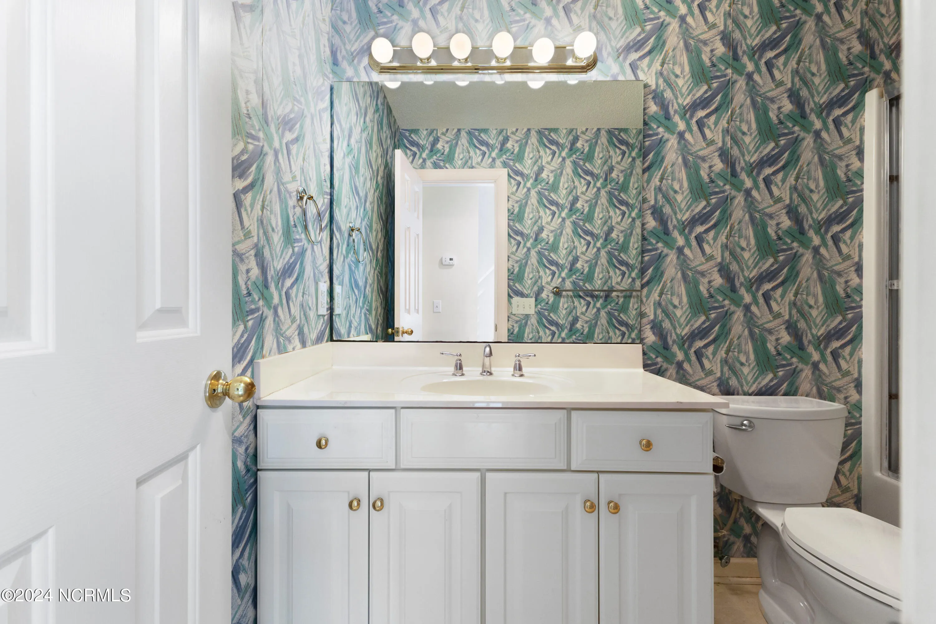 Wilmington, North Carolina 28411, United States, 4 Bedrooms Bedrooms, ,3 BathroomsBathrooms,Residential,Pending,47357