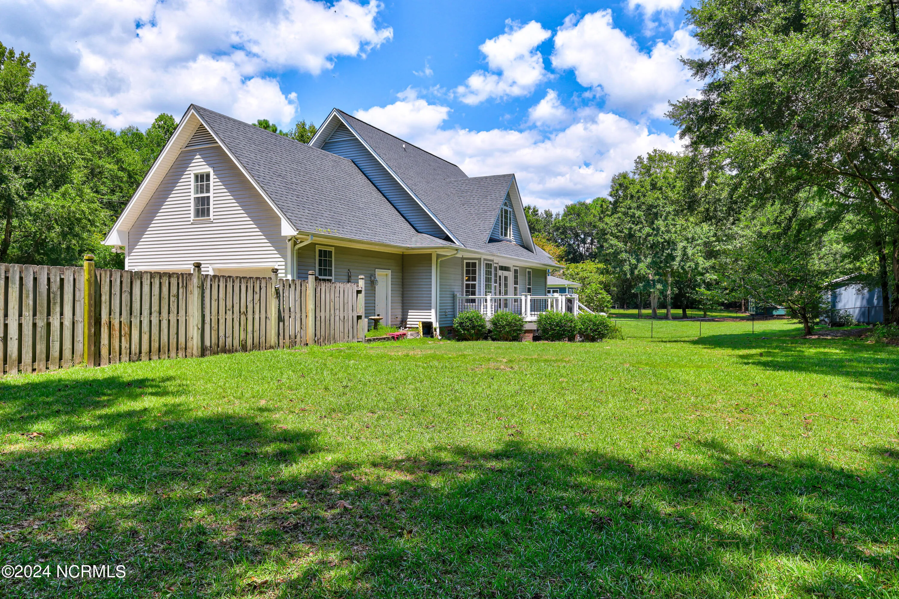 Wilmington, North Carolina 28411, United States, 4 Bedrooms Bedrooms, ,3 BathroomsBathrooms,Residential,Pending,47357