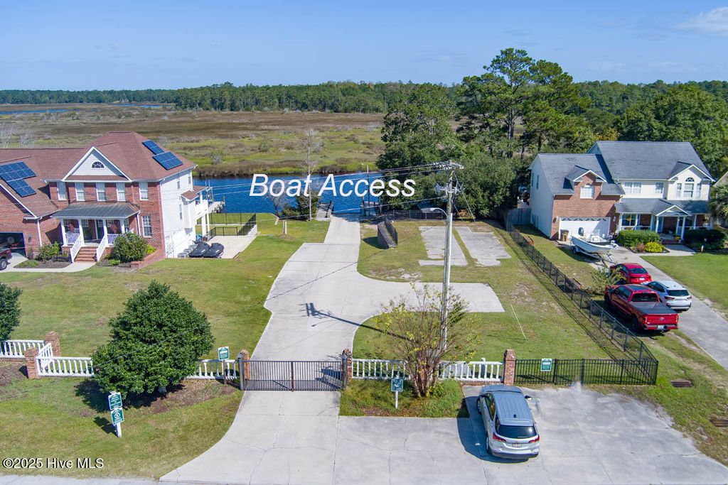 Photo of 251 E Ivybridge Drive, Hubert, NC 28539 (MLS # 100534279)