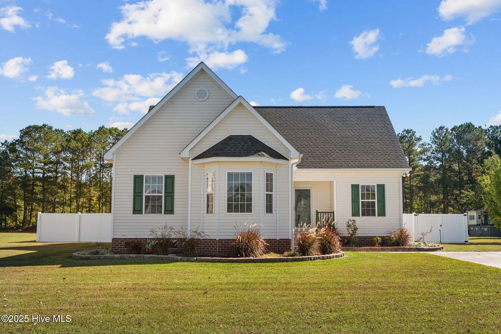 Photo of 405 Northgate Drive, Washington, NC 27889 (MLS # 100537650)