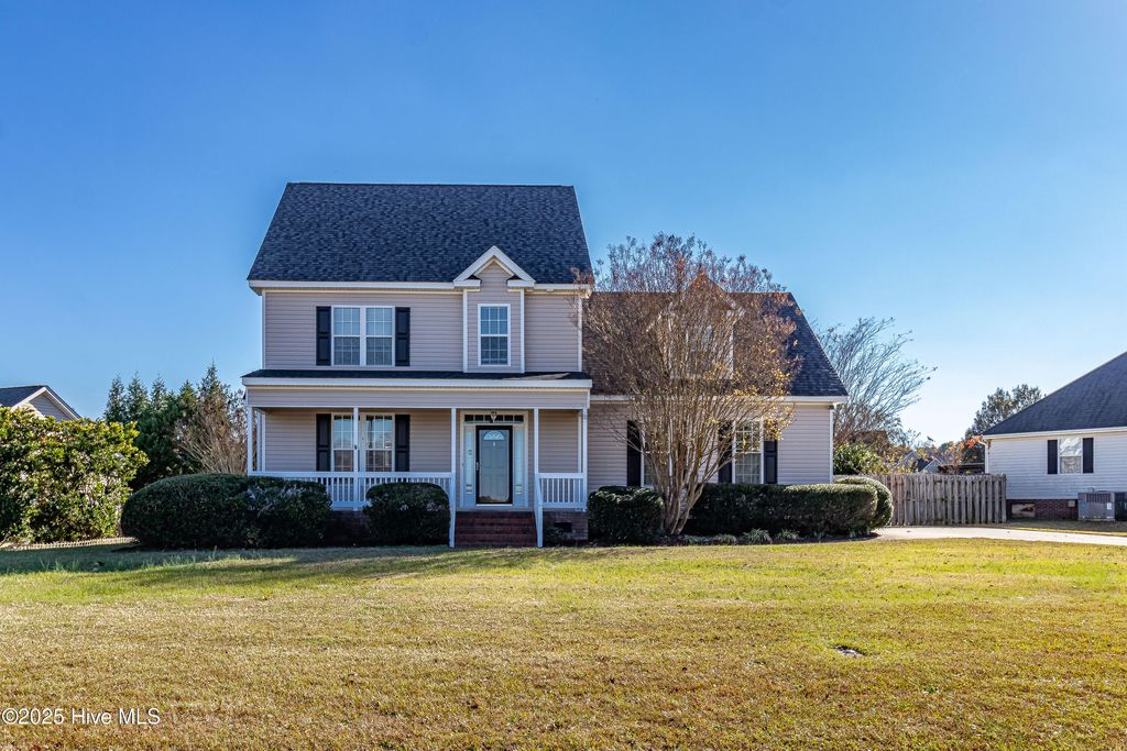 Photo of 402 Woodcroft Drive, Goldsboro, NC 27534 (MLS # 100540430)