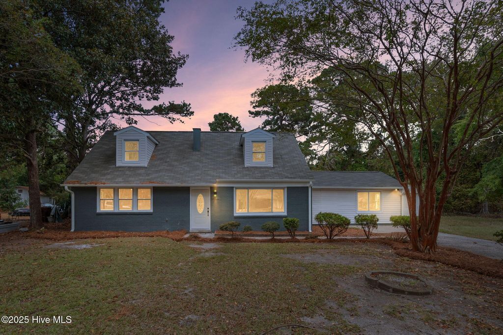 Photo of 517 Quail Drive, Goldsboro, NC 27534 (MLS # 100535638)
