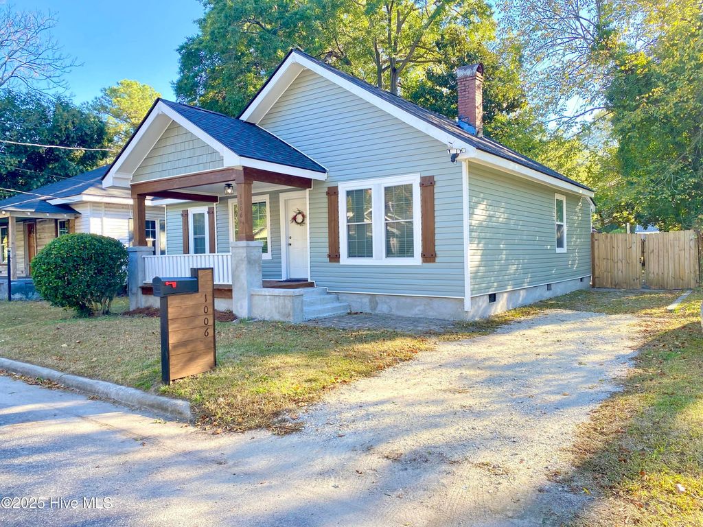 Photo of 1006 Washington Street E, Wilson, NC 27893 (MLS # 100537373)