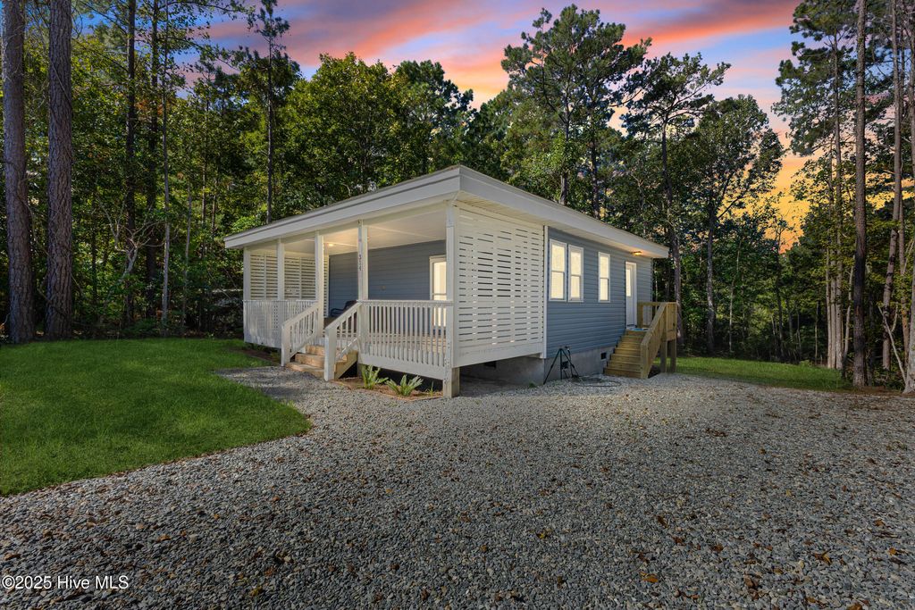 Photo of 314 Pond View Court, Hampstead, NC 28443 (MLS # 100535191)