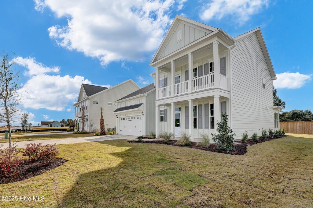 Photo of 230 Planters Walk, Hampstead, NC 28443 (MLS # 100518189)