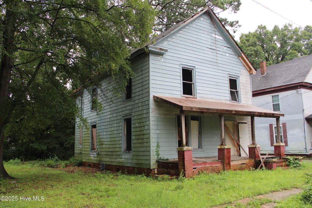 Photo of 418 Mcglohon Street N, Ahoskie, NC 27910 (MLS # 100534714)