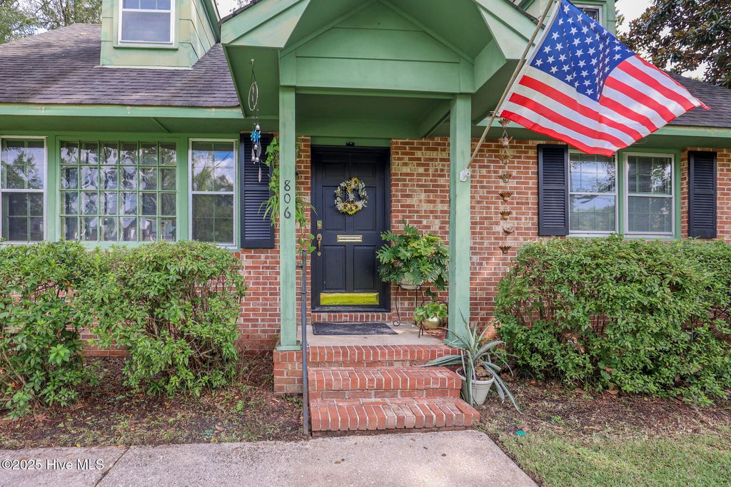 Photo of 806 Smallwood Drive, Jacksonville, NC 28540 (MLS # 100524871)