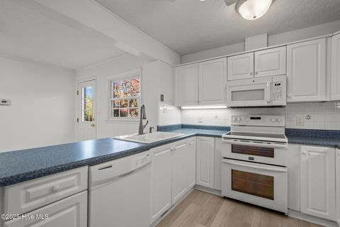 Tiny photo for 3309 Ashley Circle, Wilmington, NC 28403 (MLS # 100542386)