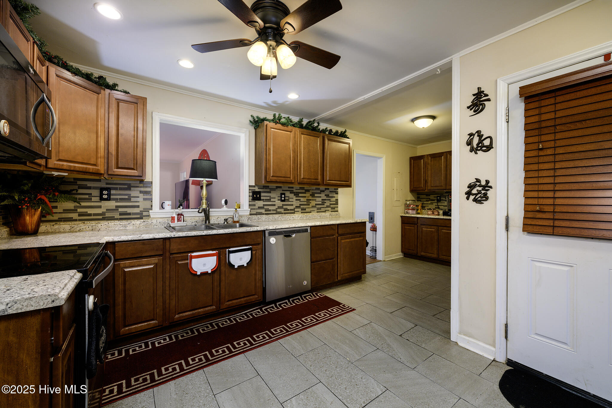 204 W Sherwood Drive