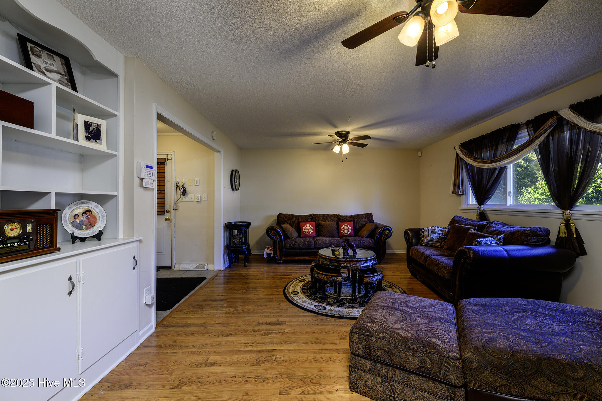 204 W Sherwood Drive