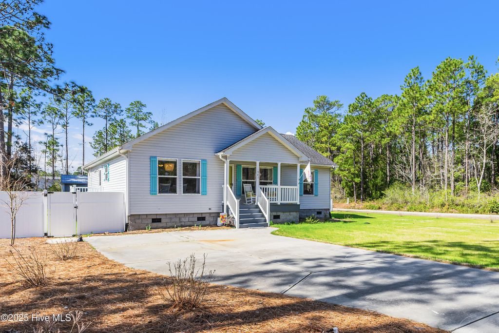 Photo of 341 Hickory Road, Southport, NC 28461 (MLS # 100529138)