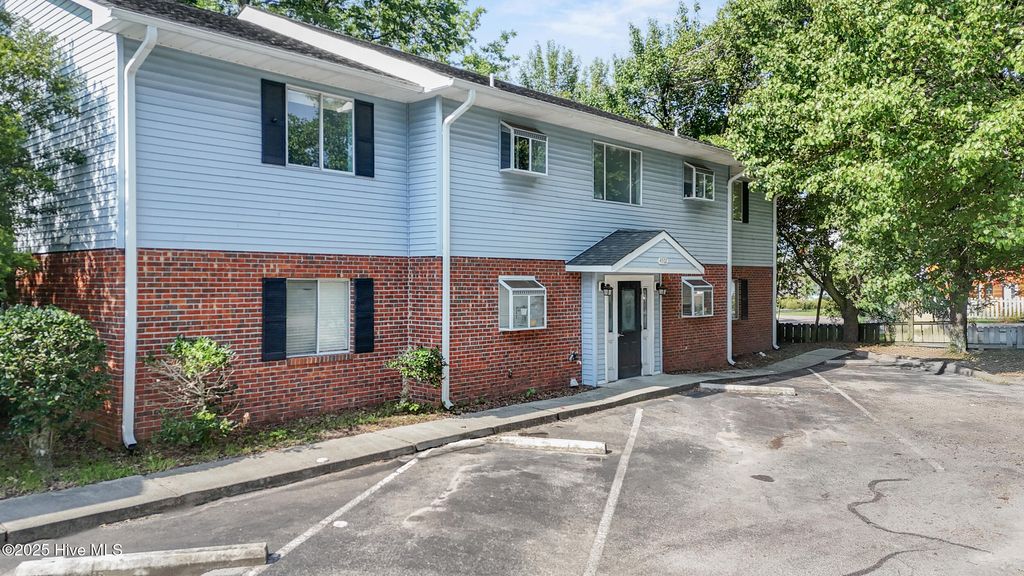 Photo of 4502 Kimberly Way #202, Wilmington, NC 28403 (MLS # 100515340)
