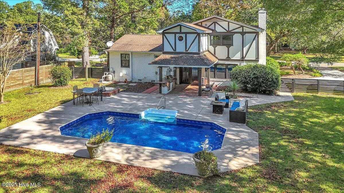 Wilmington, North Carolina 28409, United States, 3 Bedrooms Bedrooms, ,3 BathroomsBathrooms,Residential,Active,239717