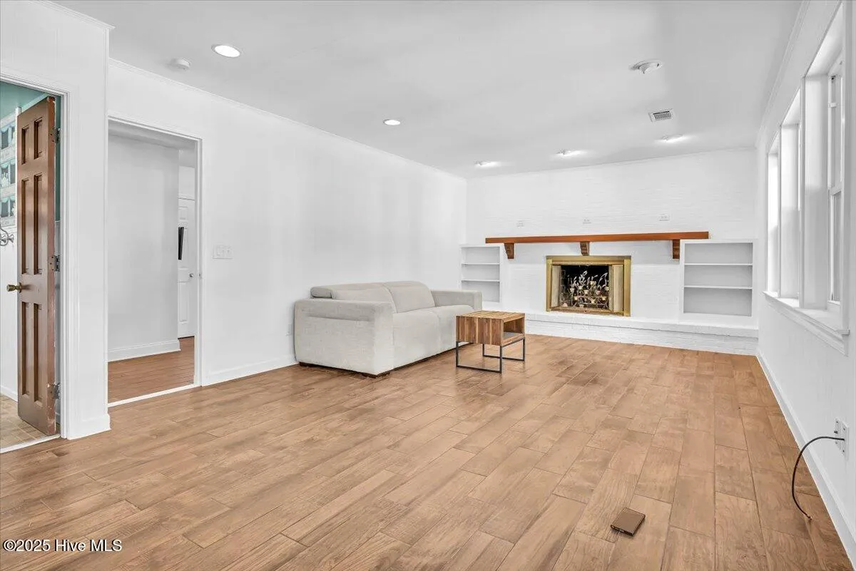 Wilmington, North Carolina 28409, United States, 3 Bedrooms Bedrooms, ,3 BathroomsBathrooms,Residential,Active,239717