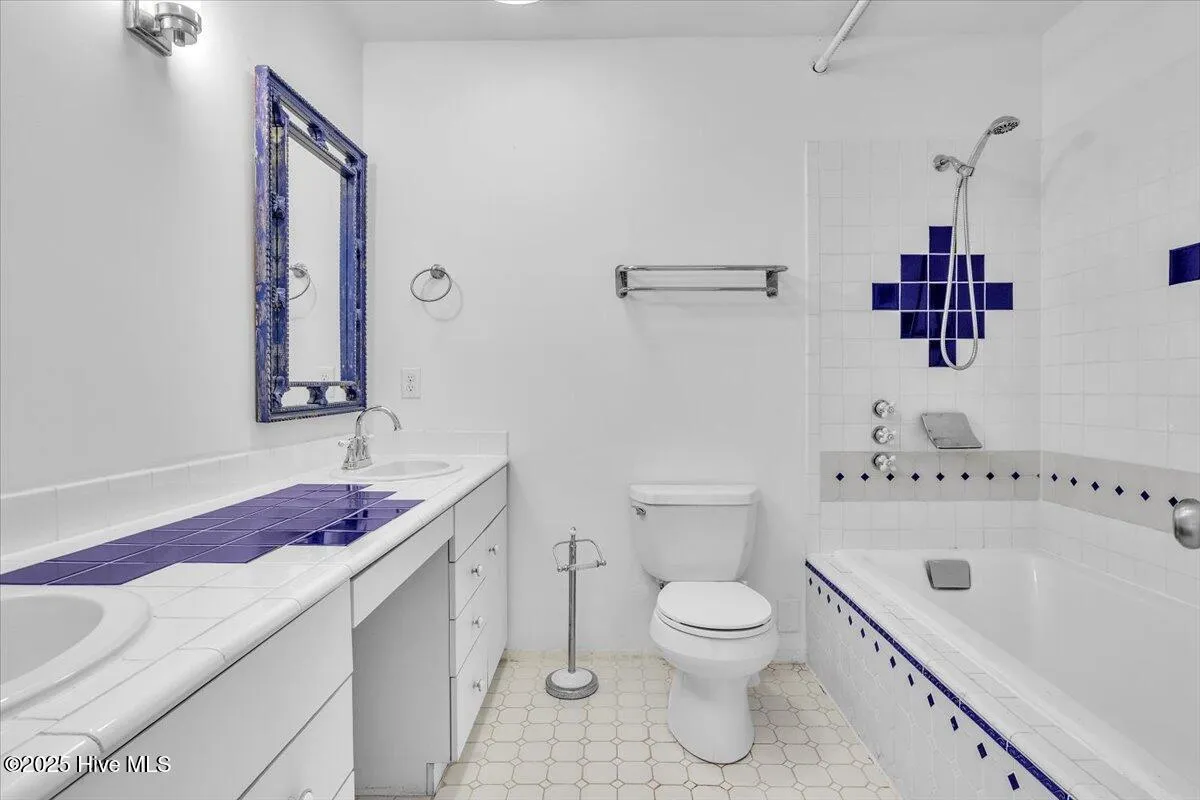 Wilmington, North Carolina 28409, United States, 3 Bedrooms Bedrooms, ,3 BathroomsBathrooms,Residential,Active,239717