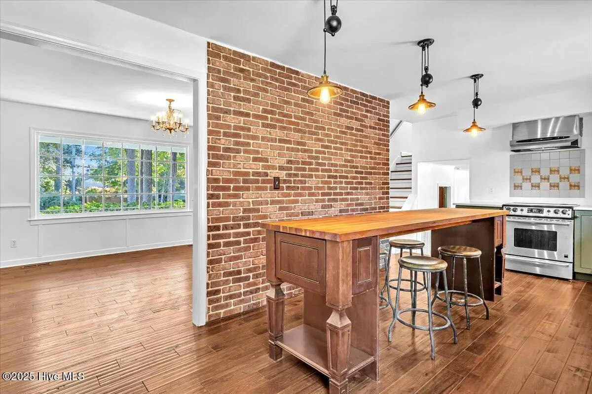 Wilmington, North Carolina 28409, United States, 3 Bedrooms Bedrooms, ,3 BathroomsBathrooms,Residential,Active,239717