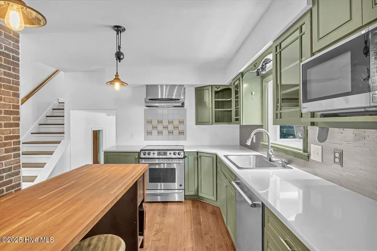 Wilmington, North Carolina 28409, United States, 3 Bedrooms Bedrooms, ,3 BathroomsBathrooms,Residential,Active,239717