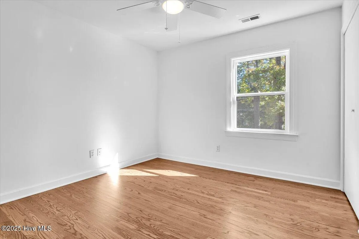 Wilmington, North Carolina 28409, United States, 3 Bedrooms Bedrooms, ,3 BathroomsBathrooms,Residential,Active,239717